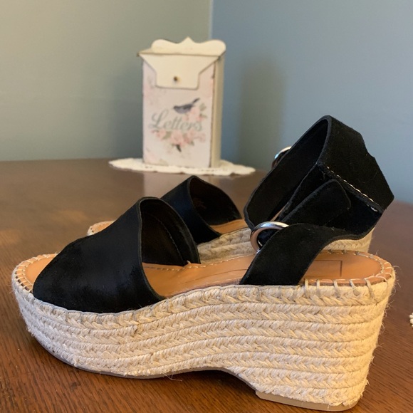 Dolce Vita Platform Sandals - Picture 4 of 11